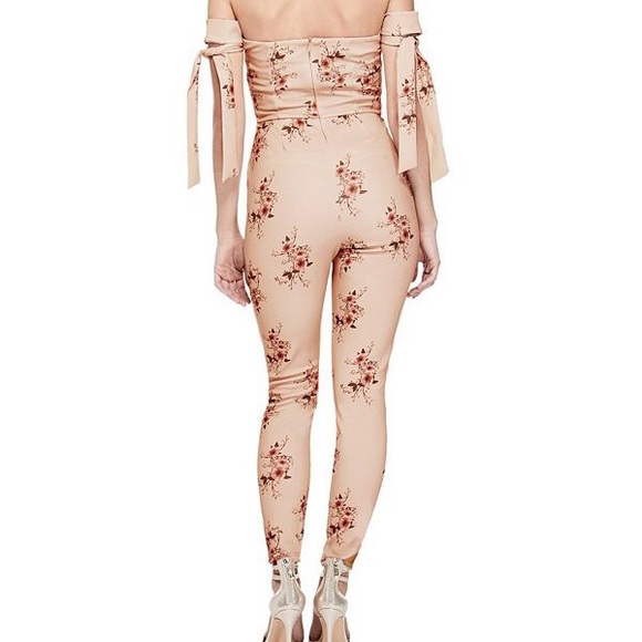 Sold Guess Kissy Off-The-Shoulder floral jumpsuit - Picture 2 of 8